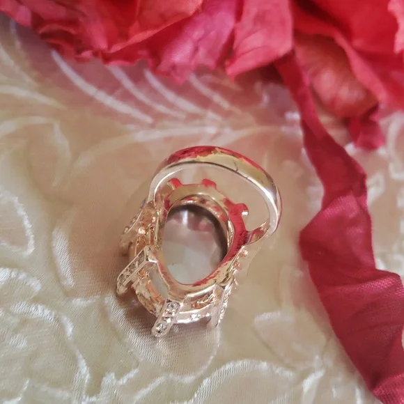 🌷NWOT, Fashion Ring - Picture 4 of 7